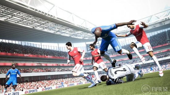 Столкновения игроков друг с другом - отдельный предмет гордости FIFA 12.